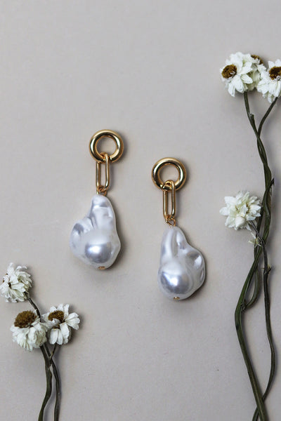 Gold Chain Irregular Pearl Earrings - Sun and Day Shop