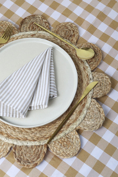 Scallop Edge Colour Trim Woven Placemat