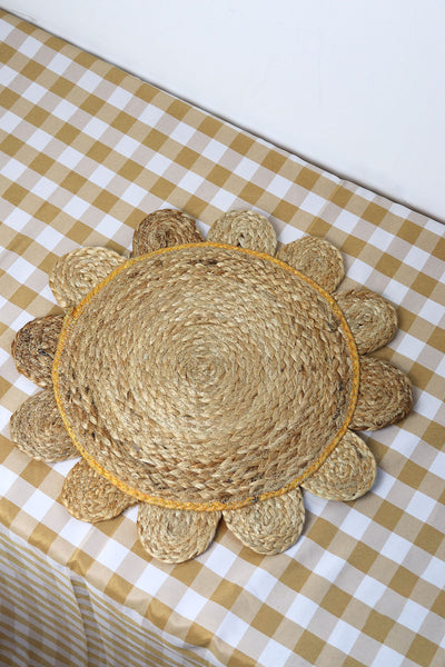 Scallop Edge Colour Trim Woven Placemat