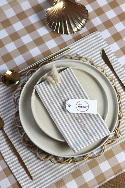 Gingham Check Scallop Edge Tablecloth - Sun and Day Shop
