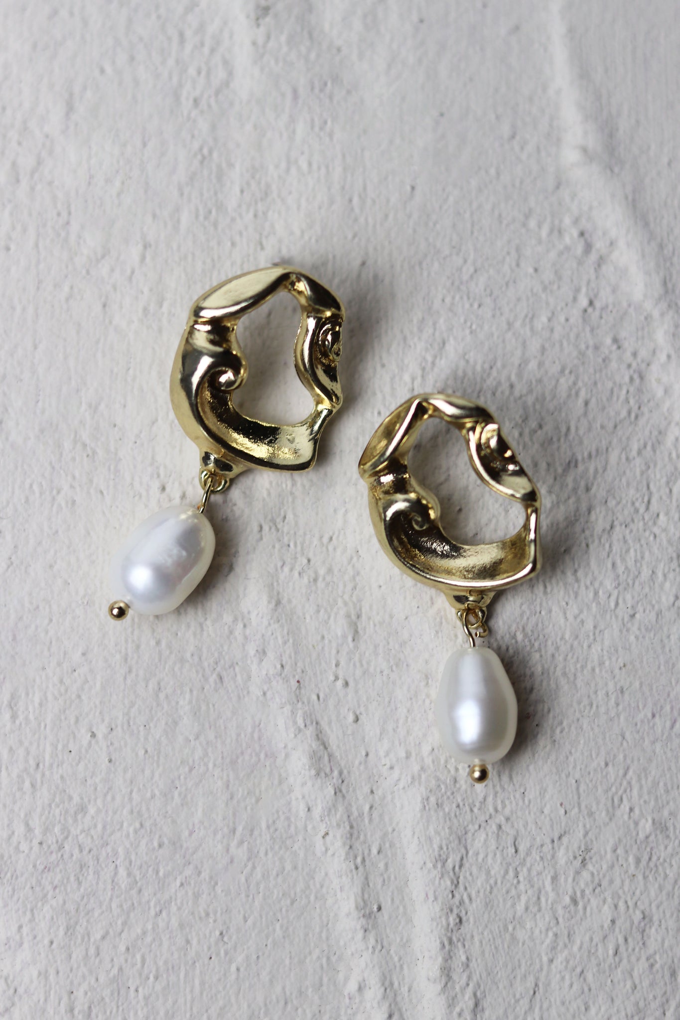Vintage Gold Pearl Drop Earrings