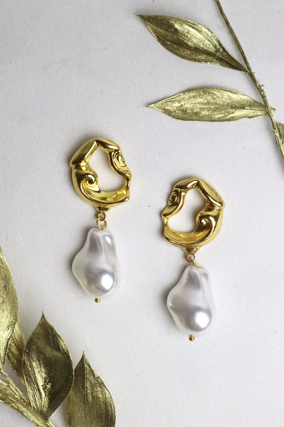 Vintage Gold Pearl Drop Earrings